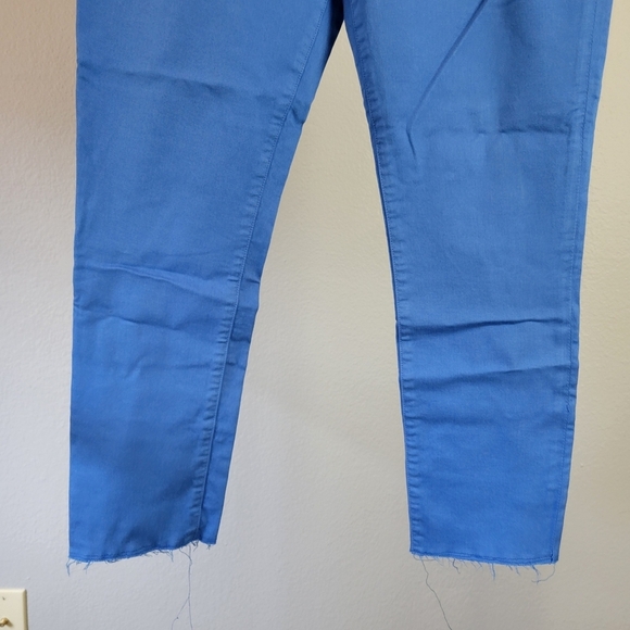 FRAME // le high skinny 5 pocket crop silhouette raw hem jeans in coastal blue - Picture 6 of 16